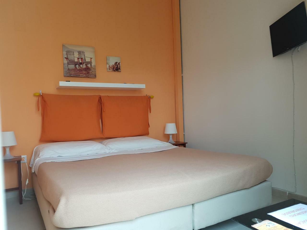 博尔戈马里纳罗住宿加早餐旅馆 阿齐·卡斯特罗 外观 照片